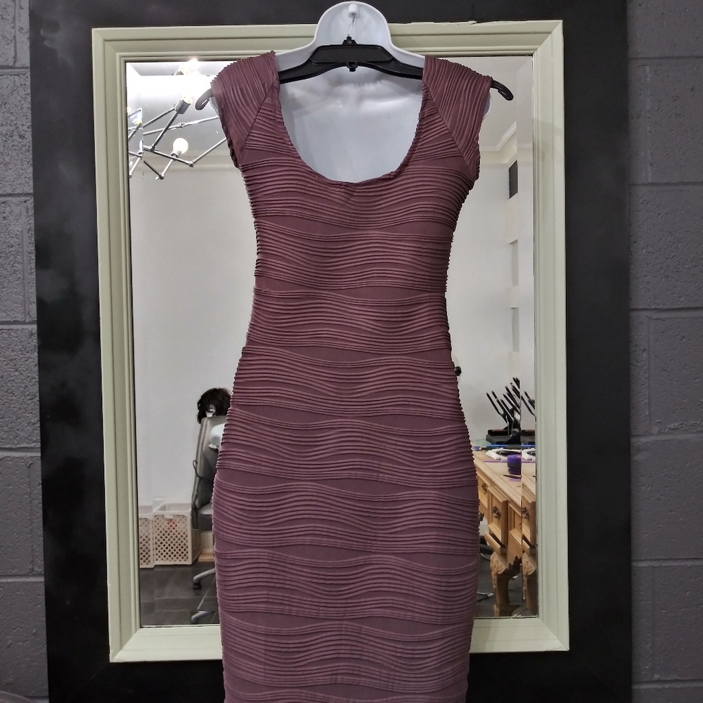 Mauve textured bodycon dress - Picture 4 of 5